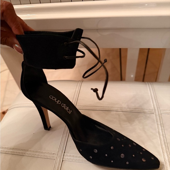 Elegant Black Suede Heels with Ankle lace up - Picture 4 of 10